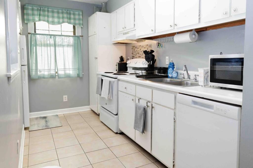 Cozy 3-Bed Athens Getaway, Right Near Uga! 아파트 외부 사진